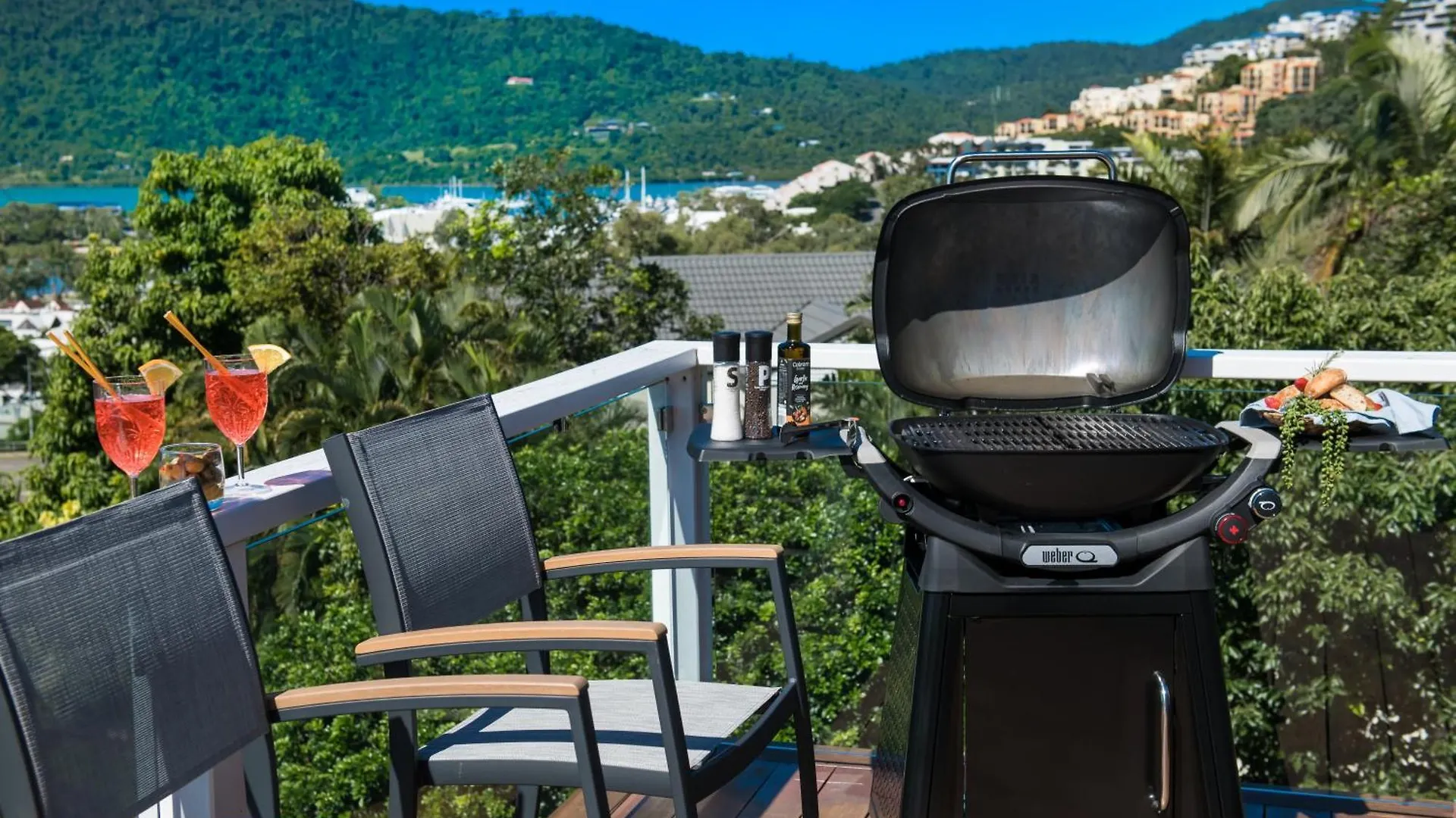 Nautical Views - Airlie Beach
